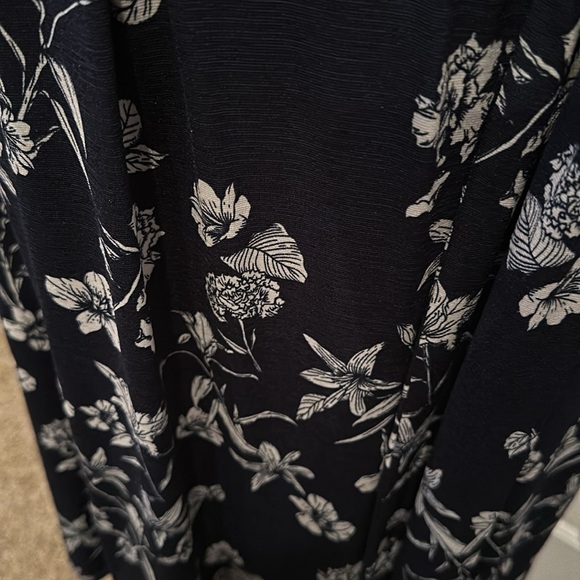 41 Hawthorne dress comes completely lined! - Picture 3 of 3